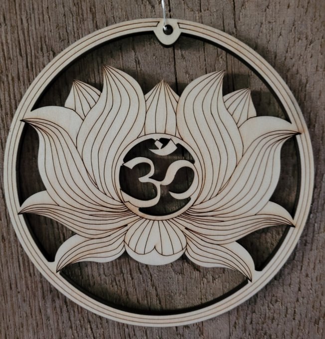 Fleur de lotus et Om en bois 14 cm à accrocher ou poser