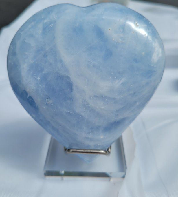 Coeur Calcite bleue 319 grammes Largeur 95mm