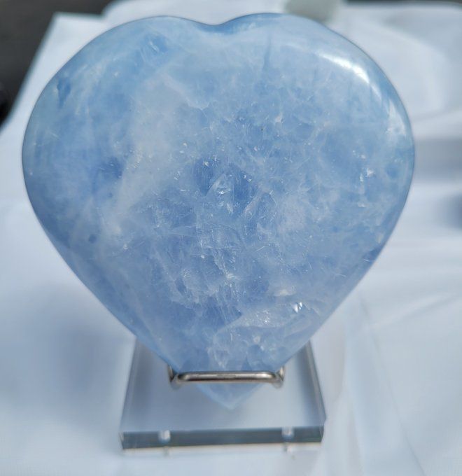 Coeur Calcite bleue 319 grammes Largeur 95mm