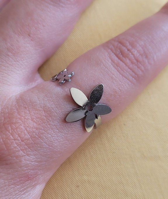 Bague toutes fleurs argentée 