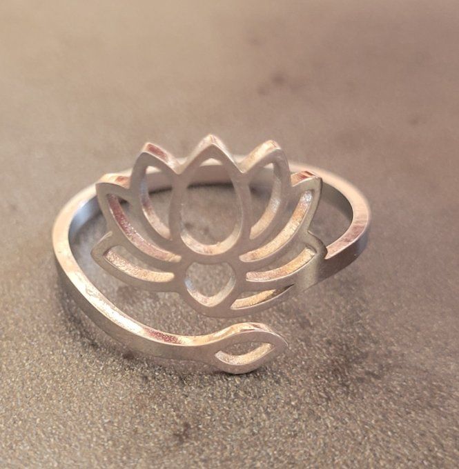 bague-acier-lotus