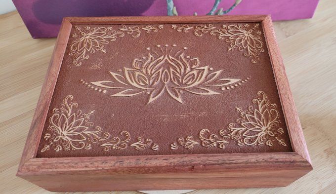 coffre-à-bijoux-en-bois-fleur-de-lotus