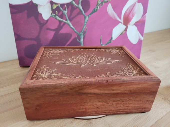 coffre-à-bijoux-en-bois-fleur-de-lotus