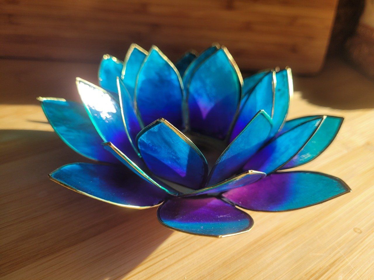 Bougeoir lotus en coquillage bleu indigo 6eme chakra: 3eme oeil