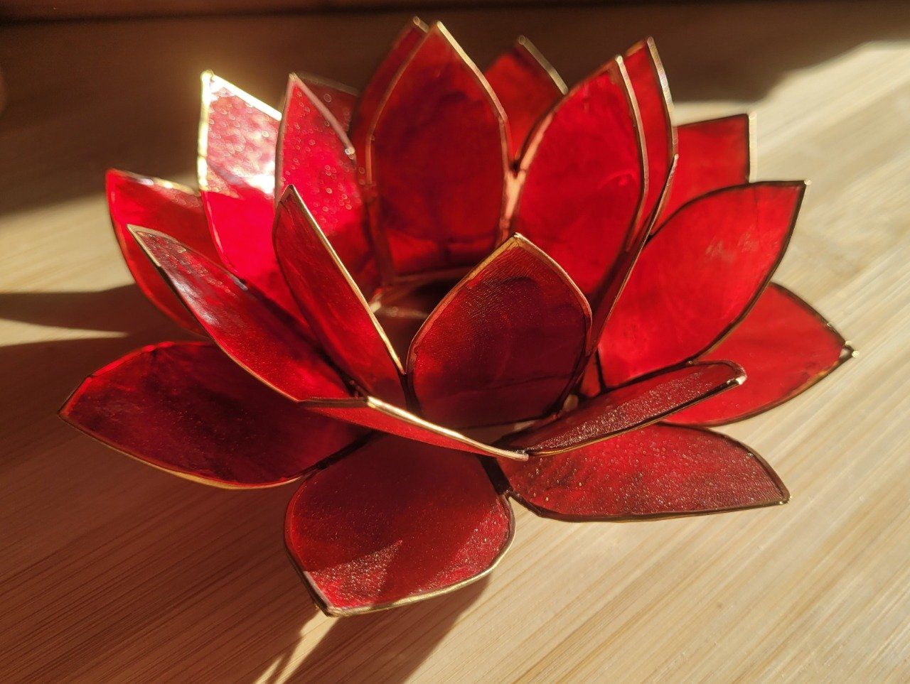 Bougeoir lotus en coquillage rouge 1er chakra: racine