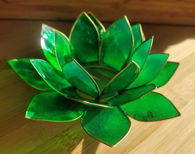 Bougeoir lotus en coquillage vert 4eme chakra: cœur 