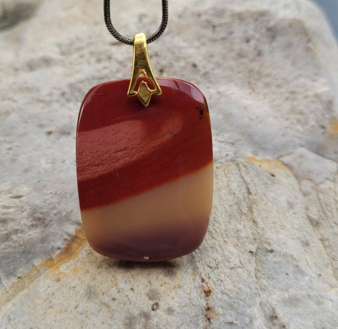 Pendentif en Mookaite avec Bélière en plaqué or