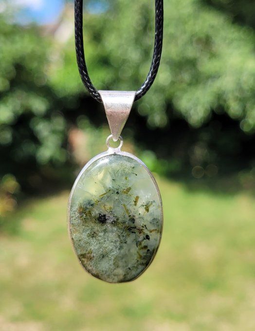 Pendentif en Prehnite et argent